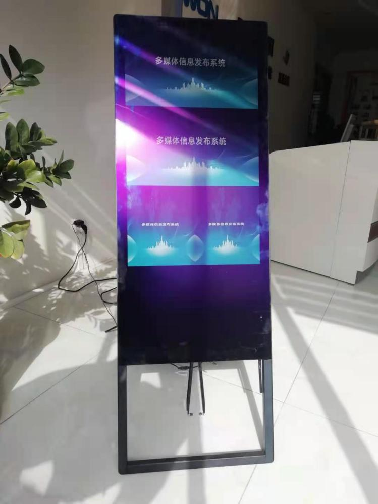 條形智能陽光屏智慧升級，功耗減倍體驗加倍